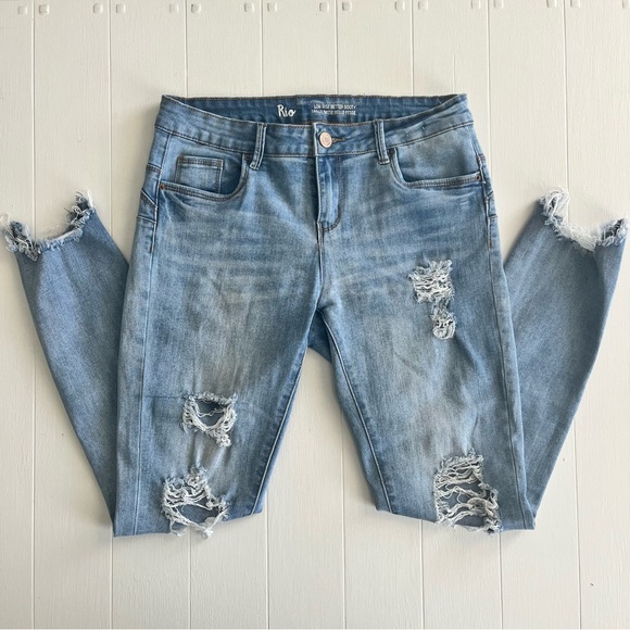 Distressed Light Blue Stretch Denim Jeans. - Picture 2 of 6